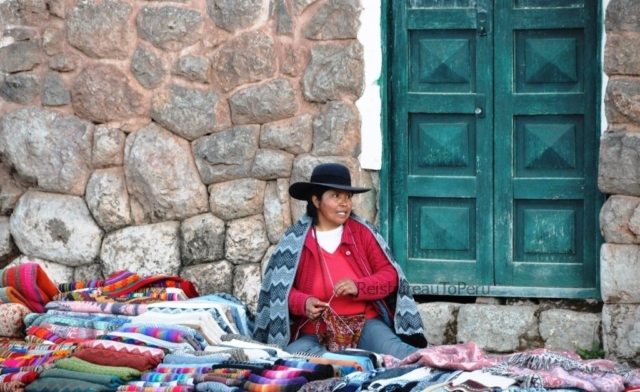 Straatverkoopster markt Pisac