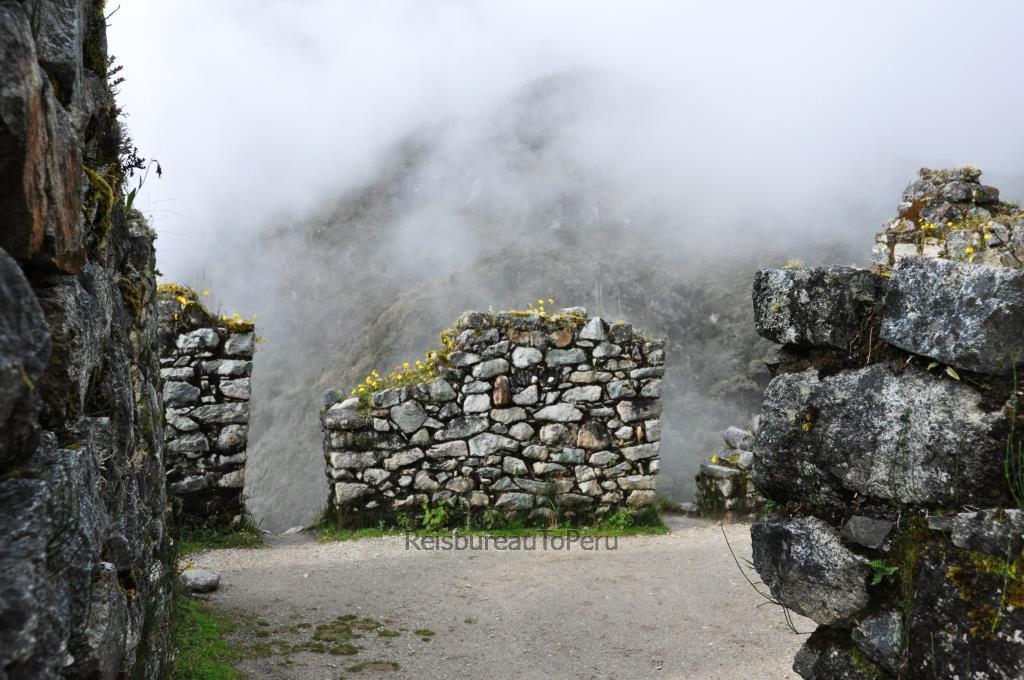 Ruine in de mist, Inca TRail